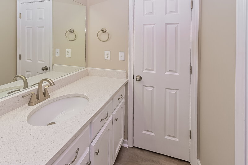 2,730/Mo, 5345 Kalian Cv Southaven, MS 38671 Bathroom View