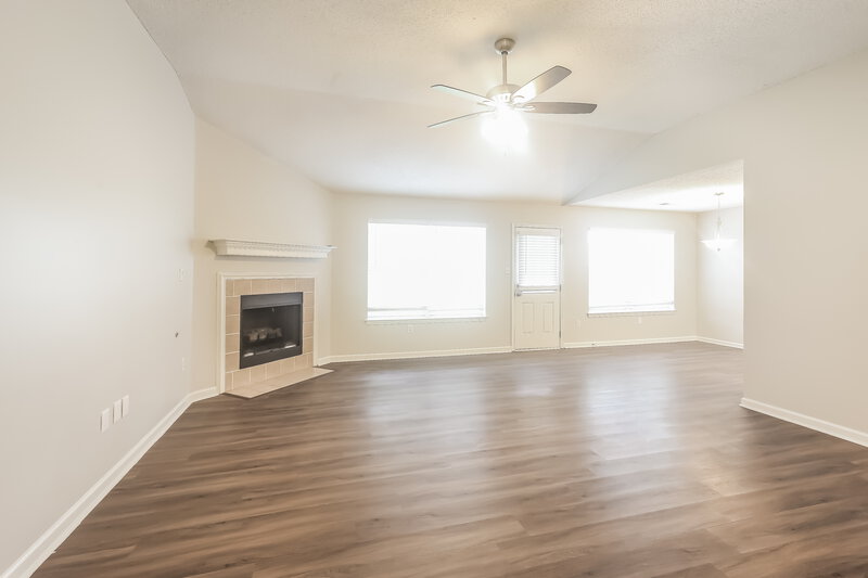 1,950/Mo, 6064 Allen Parkway East Olive Branch, MS 38654 Living Room View