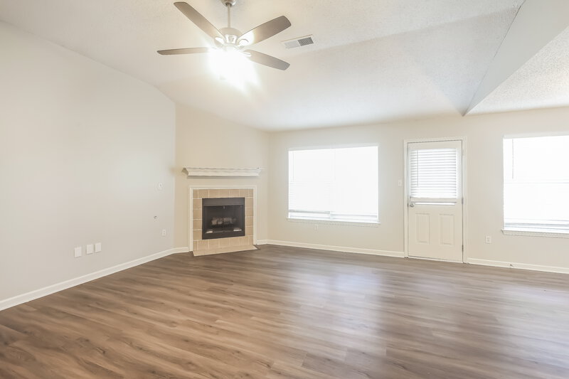 1,950/Mo, 6064 Allen Parkway East Olive Branch, MS 38654 Living Room View 2