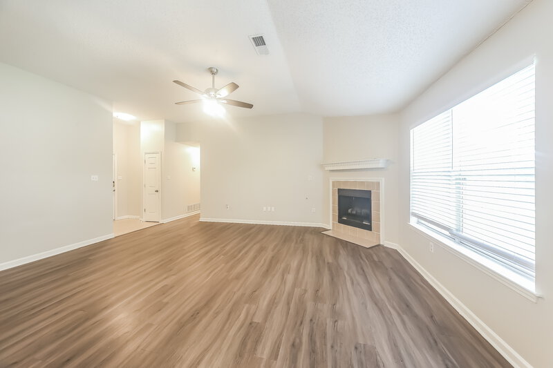 1,950/Mo, 6064 Allen Parkway East Olive Branch, MS 38654 Living Room View 3