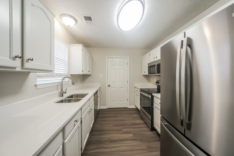 1,950/Mo, 6064 Allen Parkway East Olive Branch, MS 38654 Kitchen View