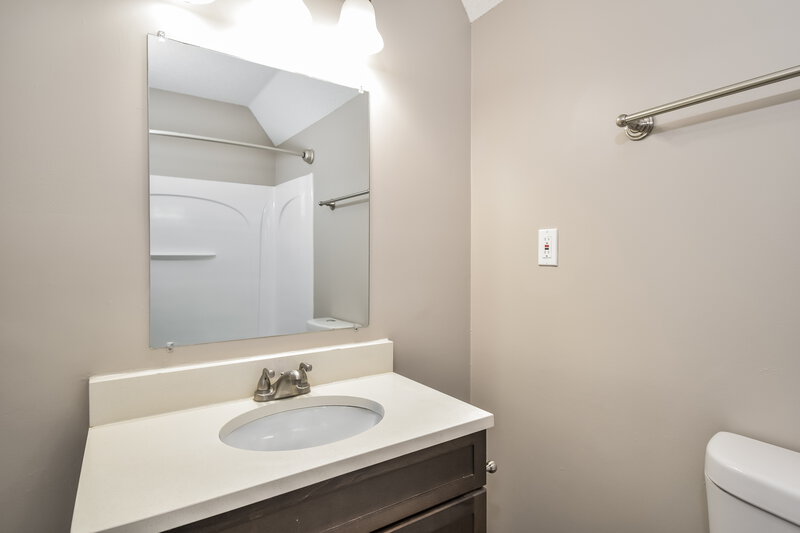 2,155/Mo, 5894 Keebler Drive Southaven, MS 38671 Bathroom View 2