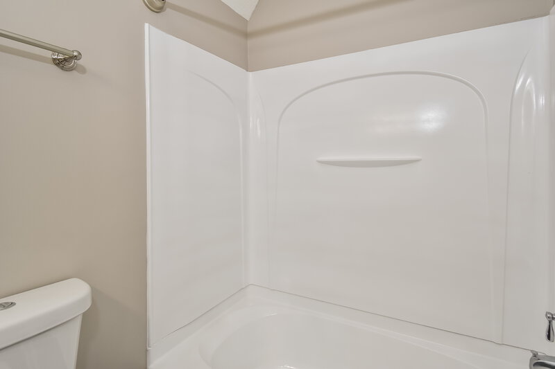 2,155/Mo, 5894 Keebler Drive Southaven, MS 38671 Bathroom View 3