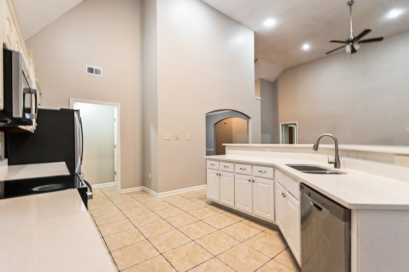 2,035/Mo, 8250 Morning Sun Cv Walls, MS 38680 Kitchen View 3