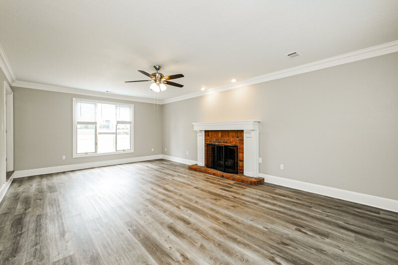 2,485/Mo, 7440 Richmond Rd Memphis, TN 38125 Living Room View 2