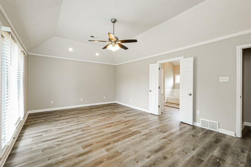 2,485/Mo, 7440 Richmond Rd Memphis, TN 38125 Main Bedroom View