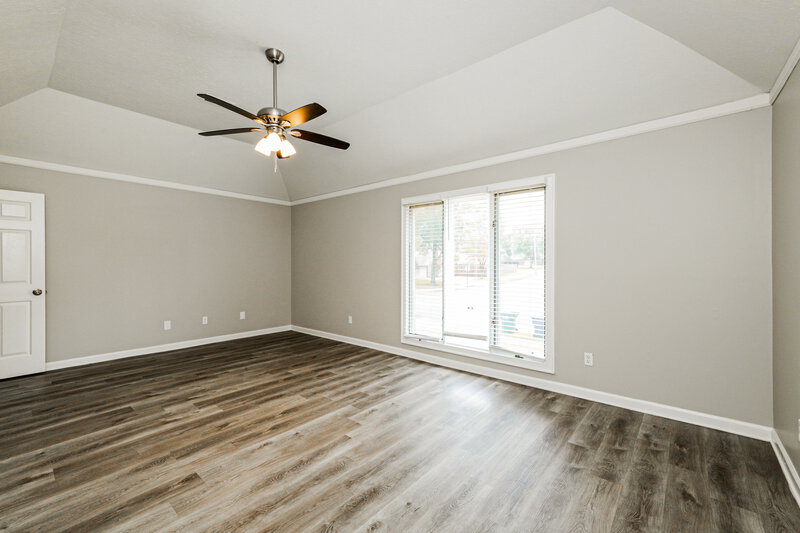 2,485/Mo, 7440 Richmond Rd Memphis, TN 38125 Main Bedroom View 2