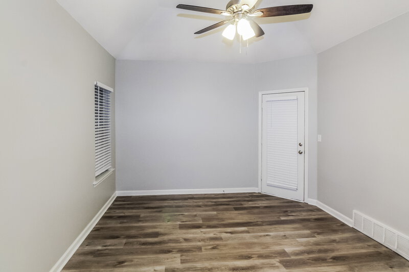 2,100/Mo, 7138 Queens Crown Ct Memphis, TN 38125 Bedroom View 3