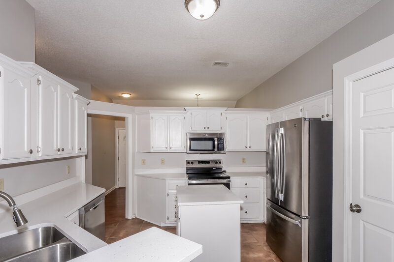 1,965/Mo, 1960 E Chimneyrock Blvd Cordova, TN 38016 Kitchen View