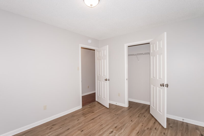 1,965/Mo, 1960 E Chimneyrock Blvd Cordova, TN 38016 Main Bedroom View