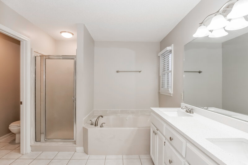 1,965/Mo, 1960 E Chimneyrock Blvd Cordova, TN 38016 Main Bathroom View