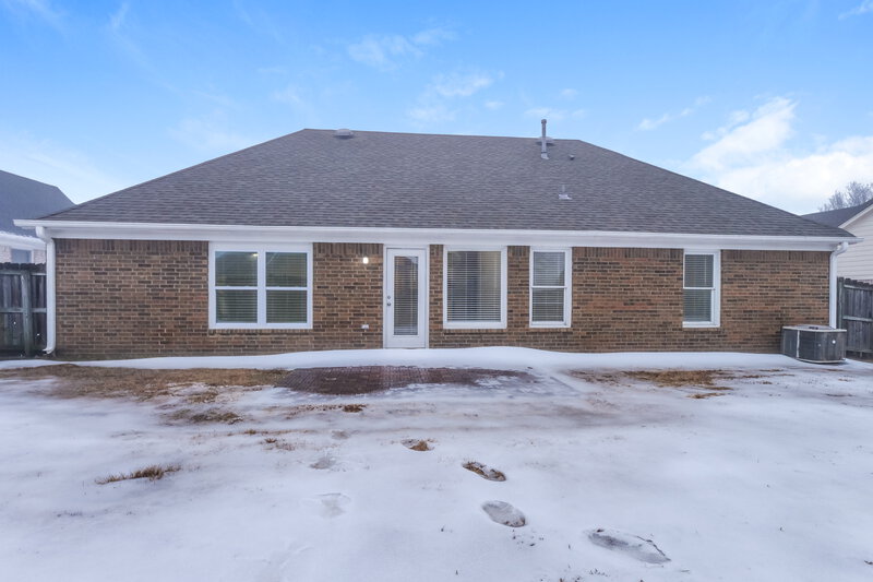 1,965/Mo, 1960 E Chimneyrock Blvd Cordova, TN 38016 Rear View