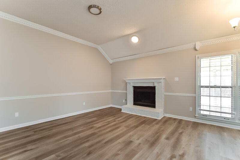 2,005/Mo, 2025 Westbriar Dr Cordova, TN 38016 Living Room View 2