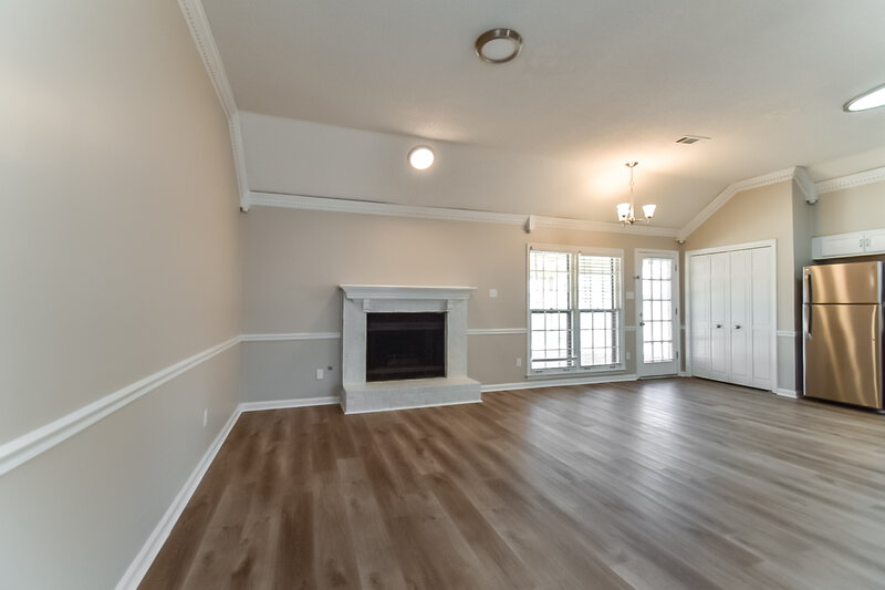 2,005/Mo, 2025 Westbriar Dr Cordova, TN 38016 Living Room View 3