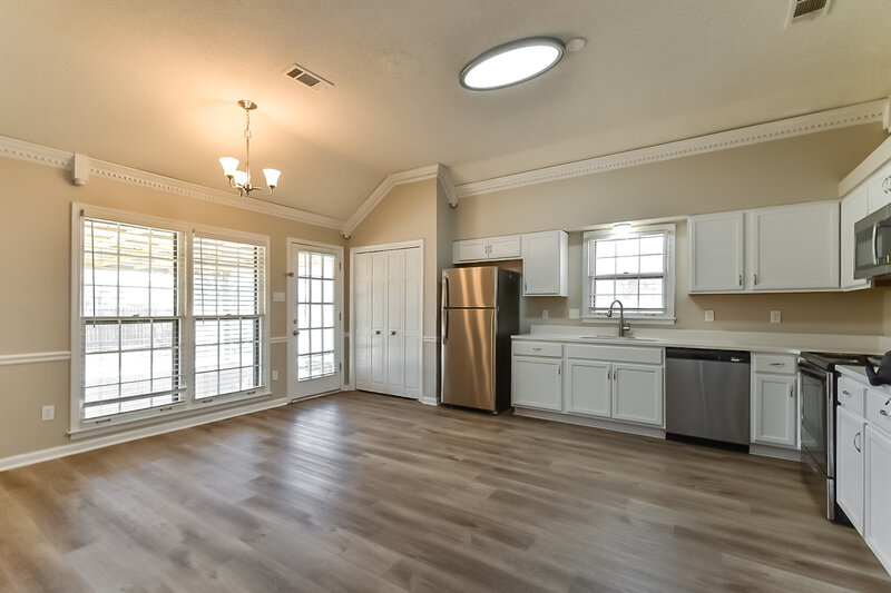 2,005/Mo, 2025 Westbriar Dr Cordova, TN 38016 Kitchen View