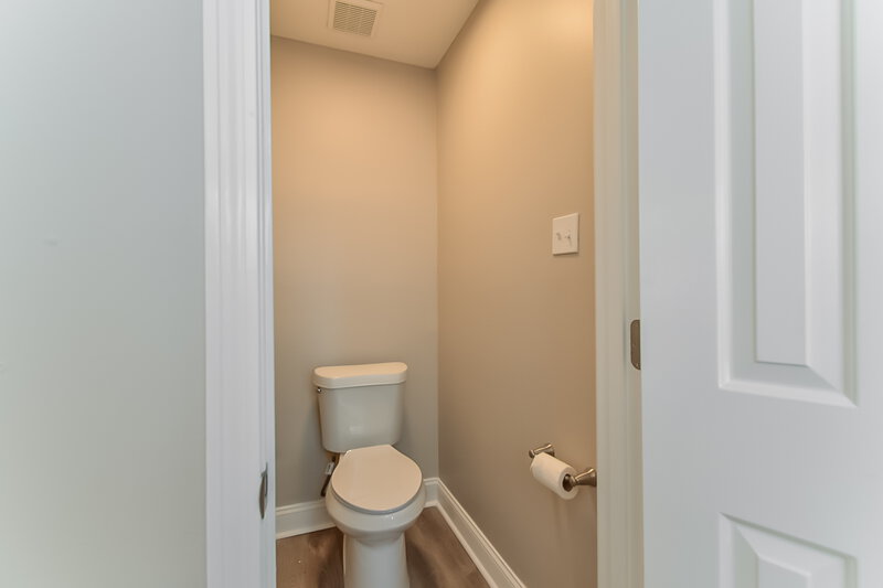 2,005/Mo, 2025 Westbriar Dr Cordova, TN 38016 Bathroom View 2