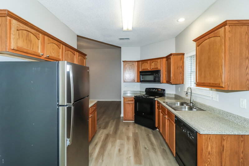 1,675/Mo, 9134 Cinderhill Cv E Cordova, TN 38016 Kitchen View