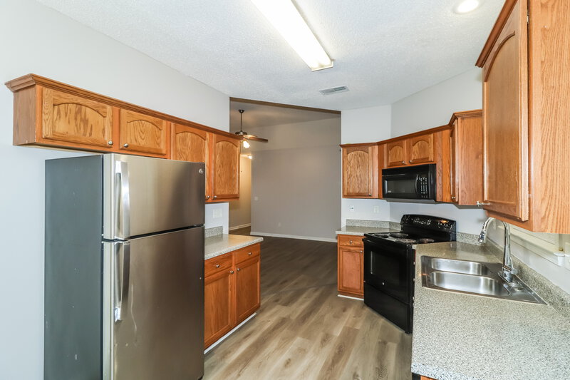 1,675/Mo, 9134 Cinderhill Cv E Cordova, TN 38016 Kitchen View 2