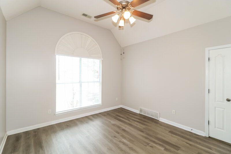 1,675/Mo, 9134 Cinderhill Cv E Cordova, TN 38016 Main Bedroom View