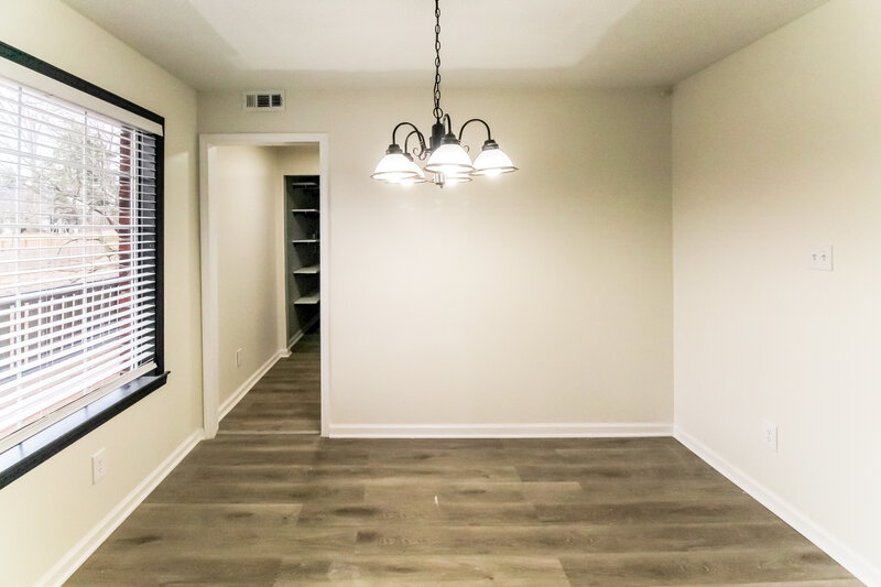2,050/Mo, 4274 Bienville Rd Nesbit, MS 38651 Dining Room View