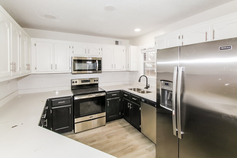 2,050/Mo, 4274 Bienville Rd Nesbit, MS 38651 Kitchen View