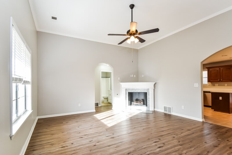 1,875/Mo, 184 Pebble Creek Cv E Hernando, MS 38632 Living Room View