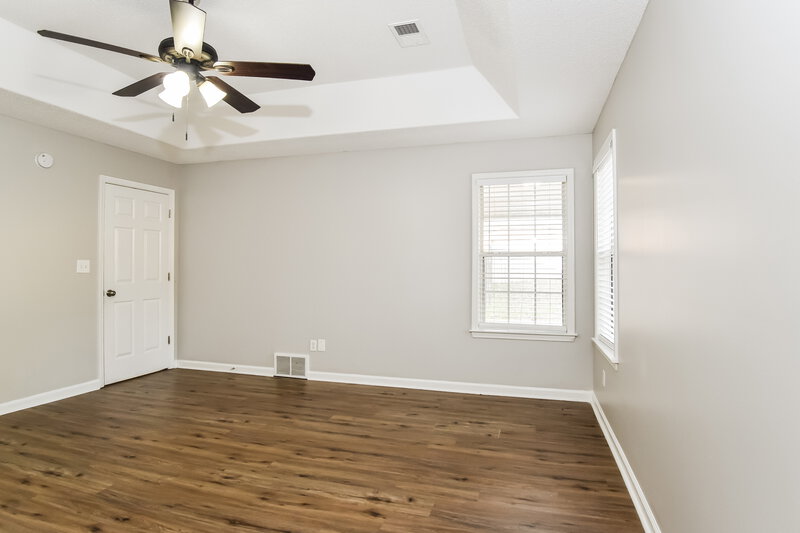 1,875/Mo, 184 Pebble Creek Cv E Hernando, MS 38632 Main Bedroom View 2