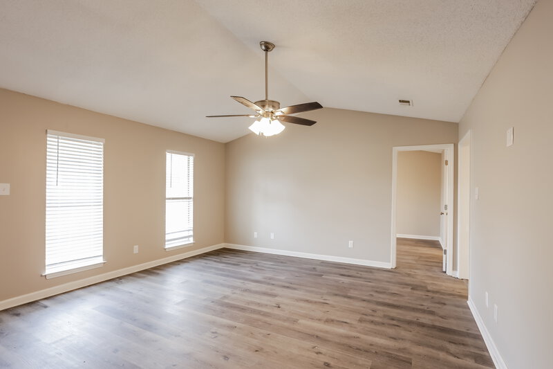1,610/Mo, 7337 Thistledown Cv Southaven, MS 38671 Living Room View