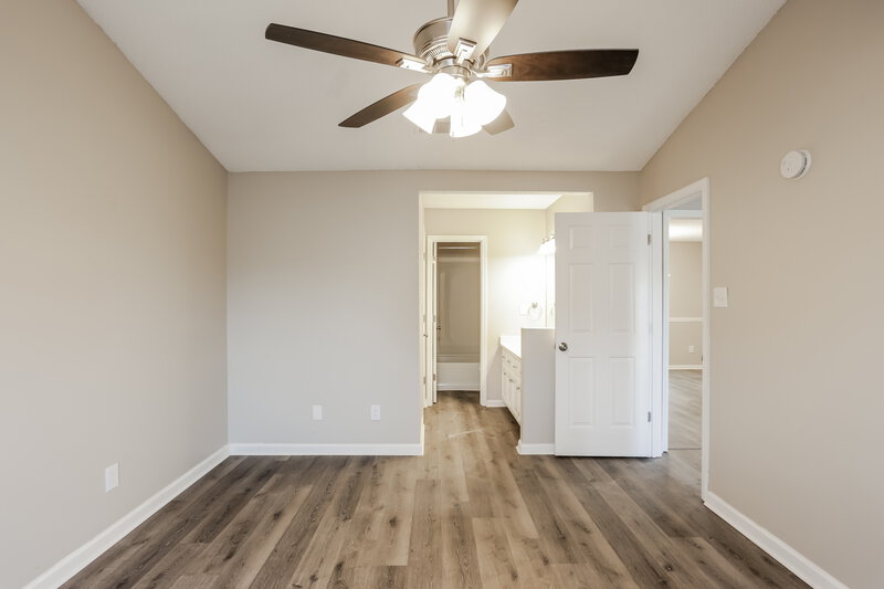 1,610/Mo, 7337 Thistledown Cv Southaven, MS 38671 Main Bedroom View 2