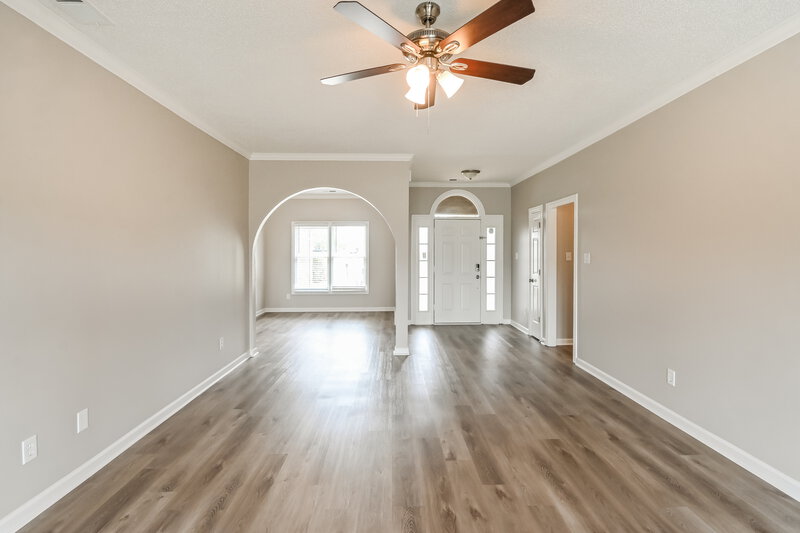 2,200/Mo, 4463 Whispering Bend Dr Memphis, TN 38125 Living Room View 2