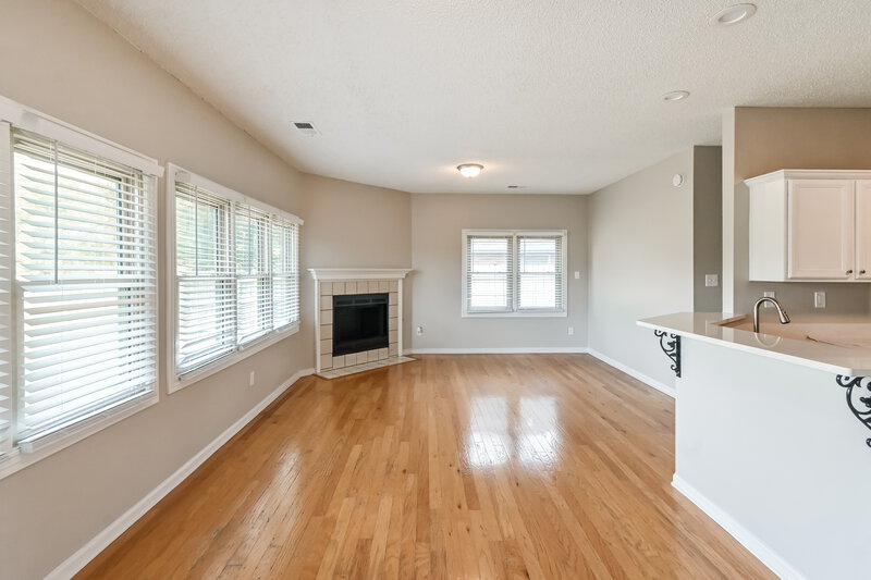 2,200/Mo, 4463 Whispering Bend Dr Memphis, TN 38125 Breakfast Nook View