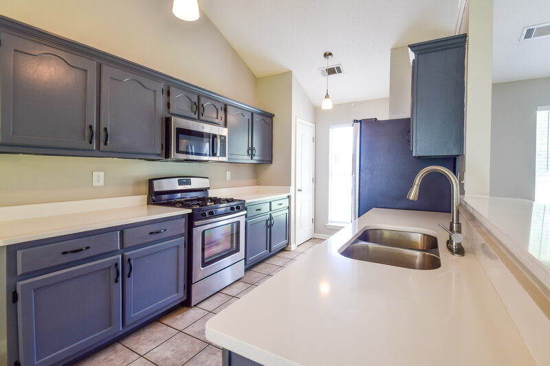2,045/Mo, 7632 Woodshire Dr Horn Lake, MS 38637 Kitchen View