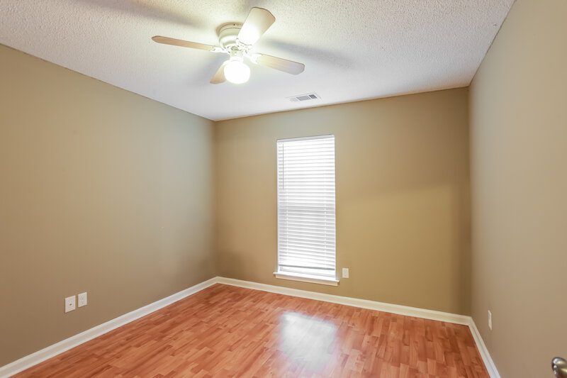 2,115/Mo, 7632 Woodshire Dr Horn Lake, MS 38637 Bedroom View 2