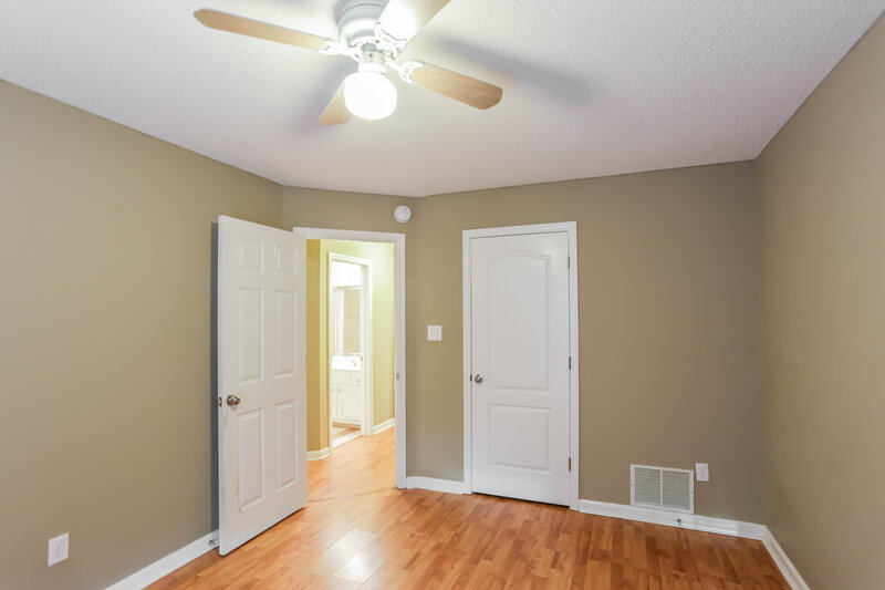 2,115/Mo, 7632 Woodshire Dr Horn Lake, MS 38637 Bedroom View 3