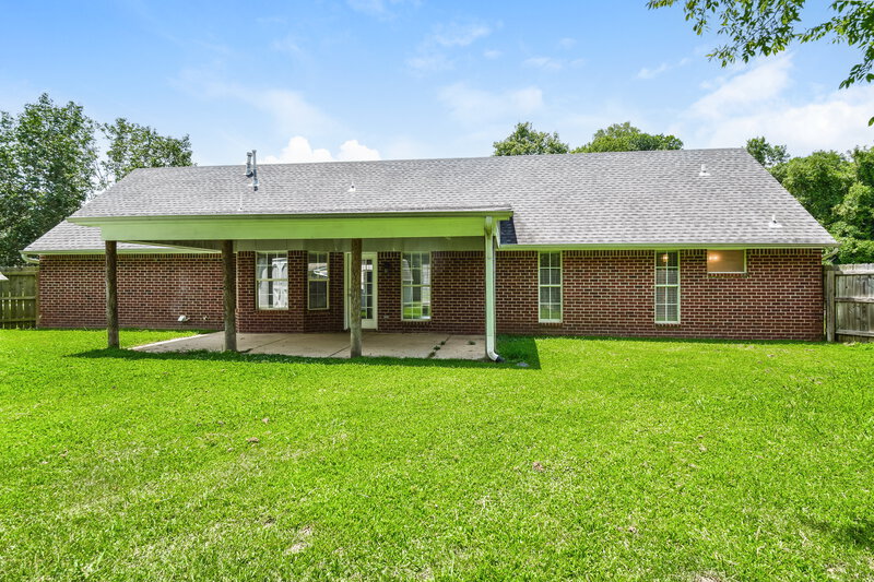 2,045/Mo, 7632 Woodshire Dr Horn Lake, MS 38637 Rear View