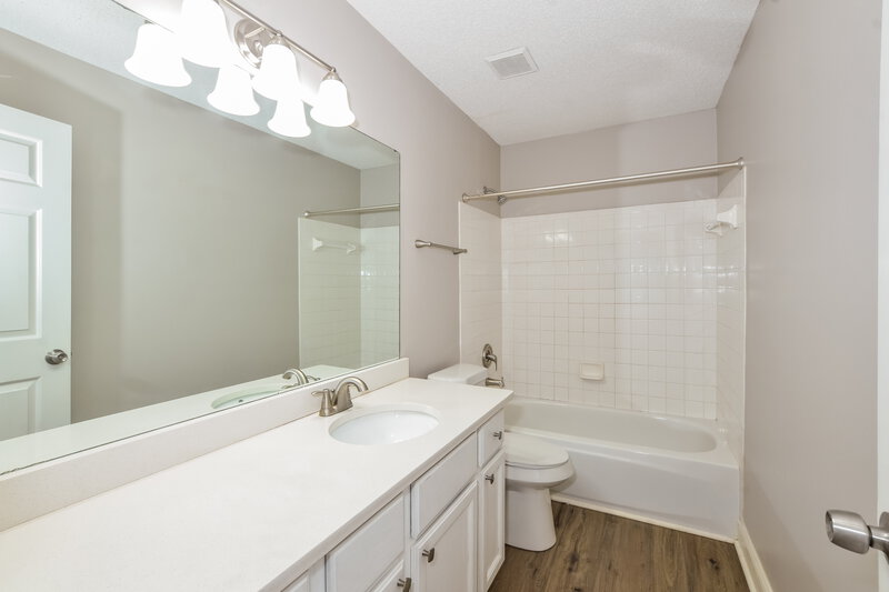 1,870/Mo, 1506 Appling Wood Cv S Cordova, TN 38016 Bathroom View