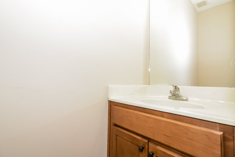 2,140/Mo, 1278 Jackson Pond Cir Cordova, TN 38018 Main Bathroom View 2