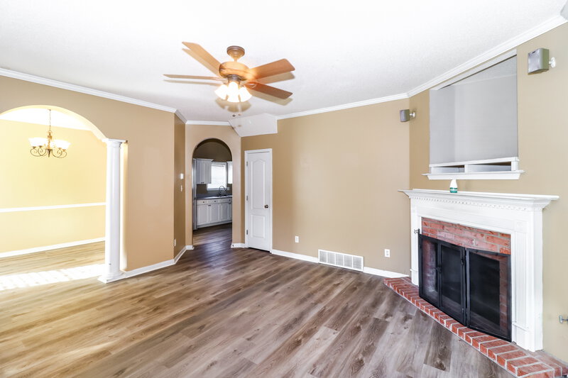 2,235/Mo, 8662 Rogers Park Ave Cordova, TN 38016 Living Room View