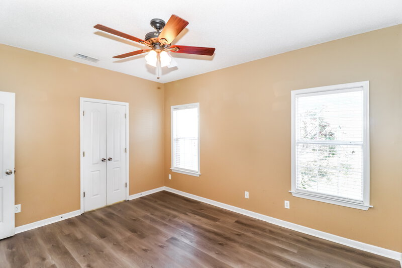 2,235/Mo, 8662 Rogers Park Ave Cordova, TN 38016 Living Room View 3