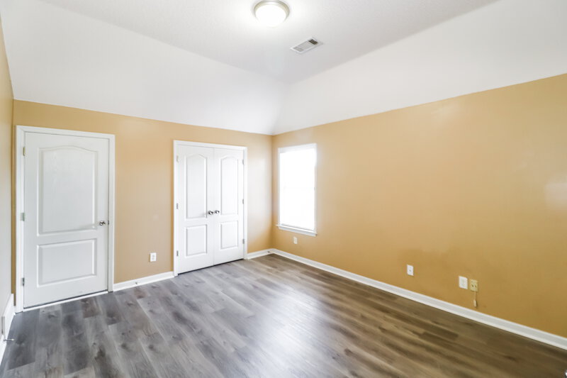 2,235/Mo, 8662 Rogers Park Ave Cordova, TN 38016 Main Bedroom View