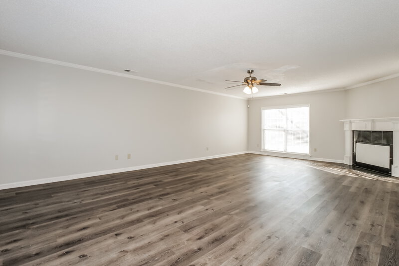 2,175/Mo, 1981 Dartford Cove Cordova, TN 38016 Living Room View