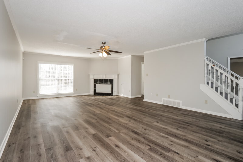 2,175/Mo, 1981 Dartford Cove Cordova, TN 38016 Living Room View 2