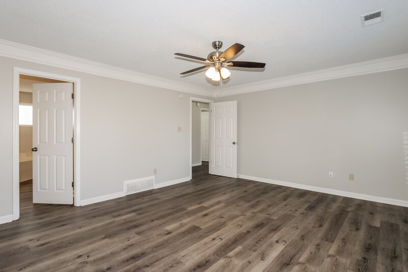 2,175/Mo, 1981 Dartford Cove Cordova, TN 38016 Main Bedroom View 2