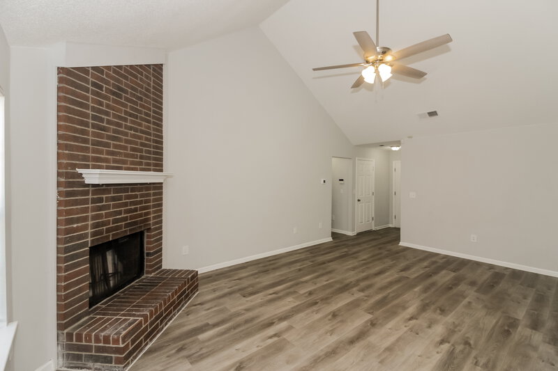 1,700/Mo, 5442 Fernglen St Memphis, TN 38141 Living Room View