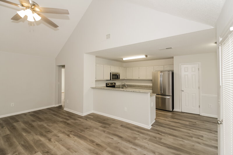 1,700/Mo, 5442 Fernglen St Memphis, TN 38141 Living Room View 2