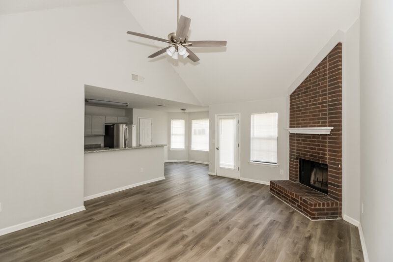 1,700/Mo, 5442 Fernglen St Memphis, TN 38141 Living Room View 3