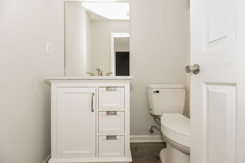 1,700/Mo, 5442 Fernglen St Memphis, TN 38141 Bathroom View