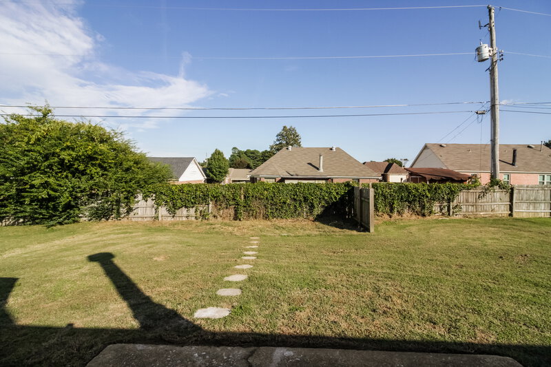 1,700/Mo, 5442 Fernglen St Memphis, TN 38141 Rear View 2