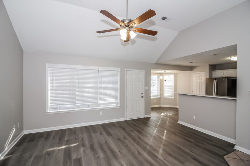 1,675/Mo, 7173 Amberly Way Dr Cordova, TN 38018 Living Room View 3