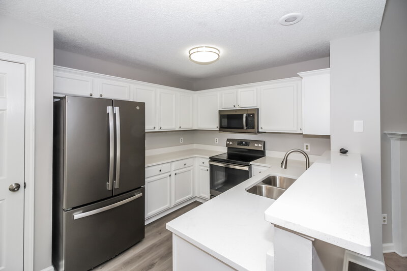 1,675/Mo, 7173 Amberly Way Dr Cordova, TN 38018 Kitchen View